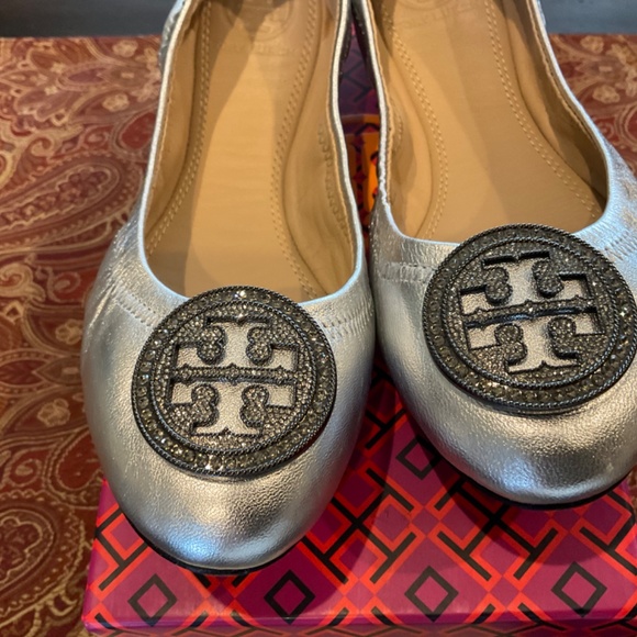 Tory Burch Liana silver ballet flats, size 5, BNIB, MSRP$289 Must have - Picture 2 of 5